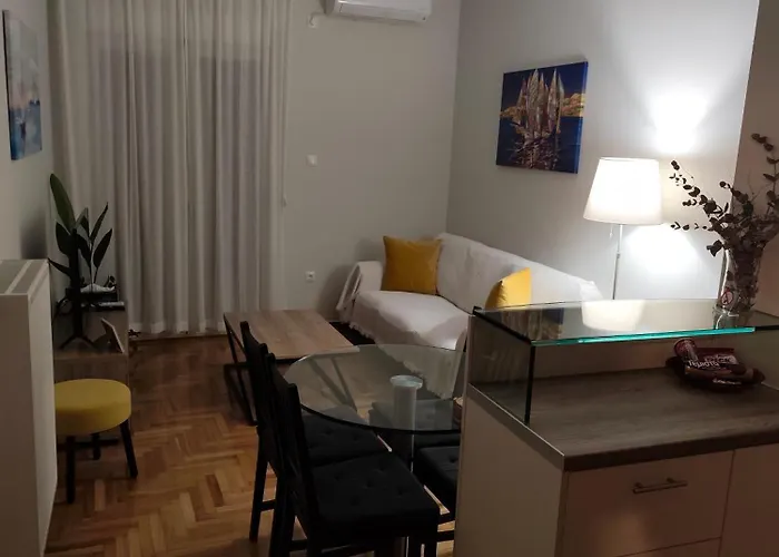 Μ&Κ - Your Athens Home - Νewly Renovated 2Bd Apartment In Family Neighborhood Close To City Center